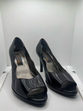 Vintage Hardly worn Robert David 3.5” heels